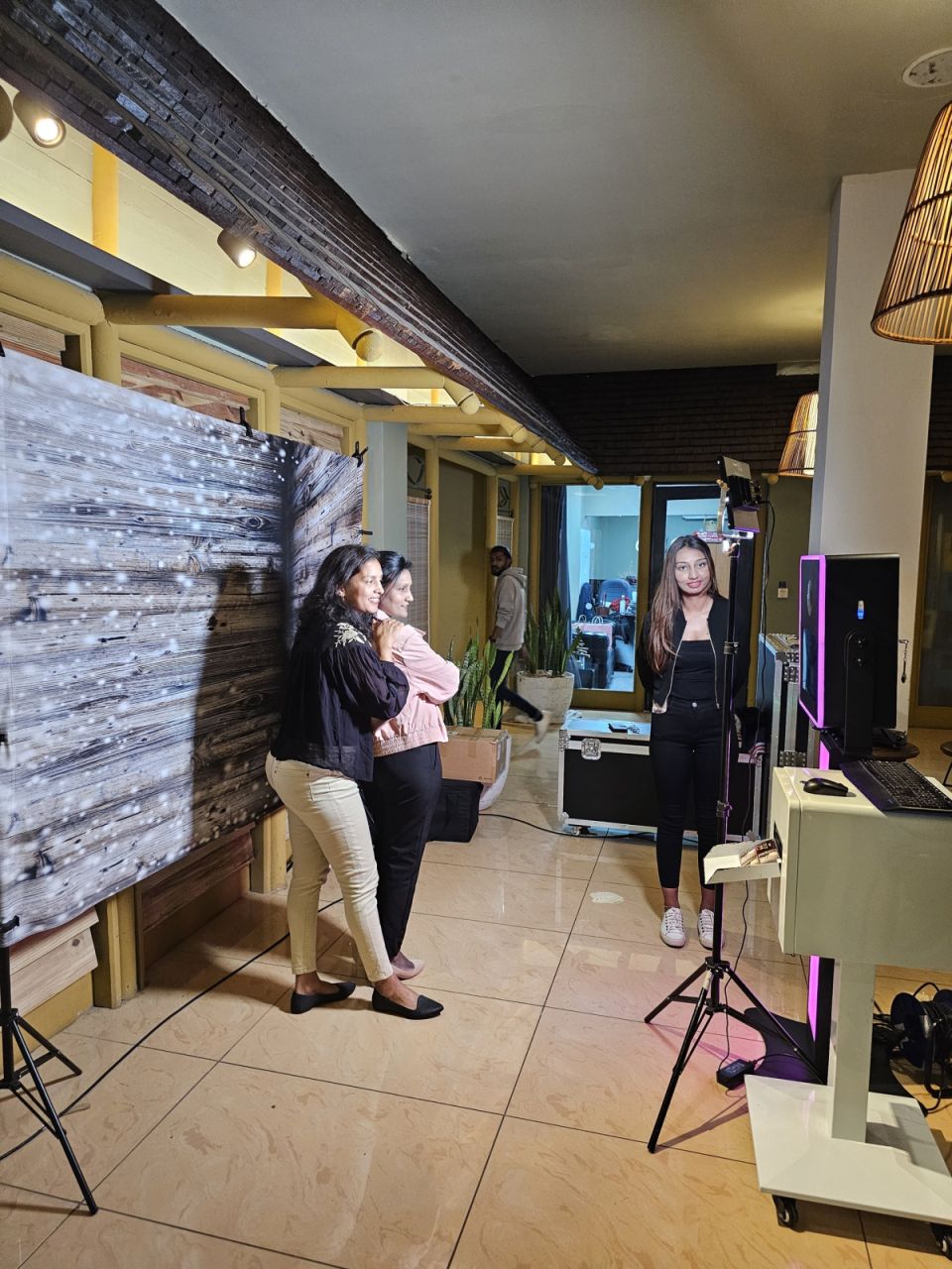 Sequin backdrop and booth positioned for an evening reception — Fotobooth.mu, Mauritius